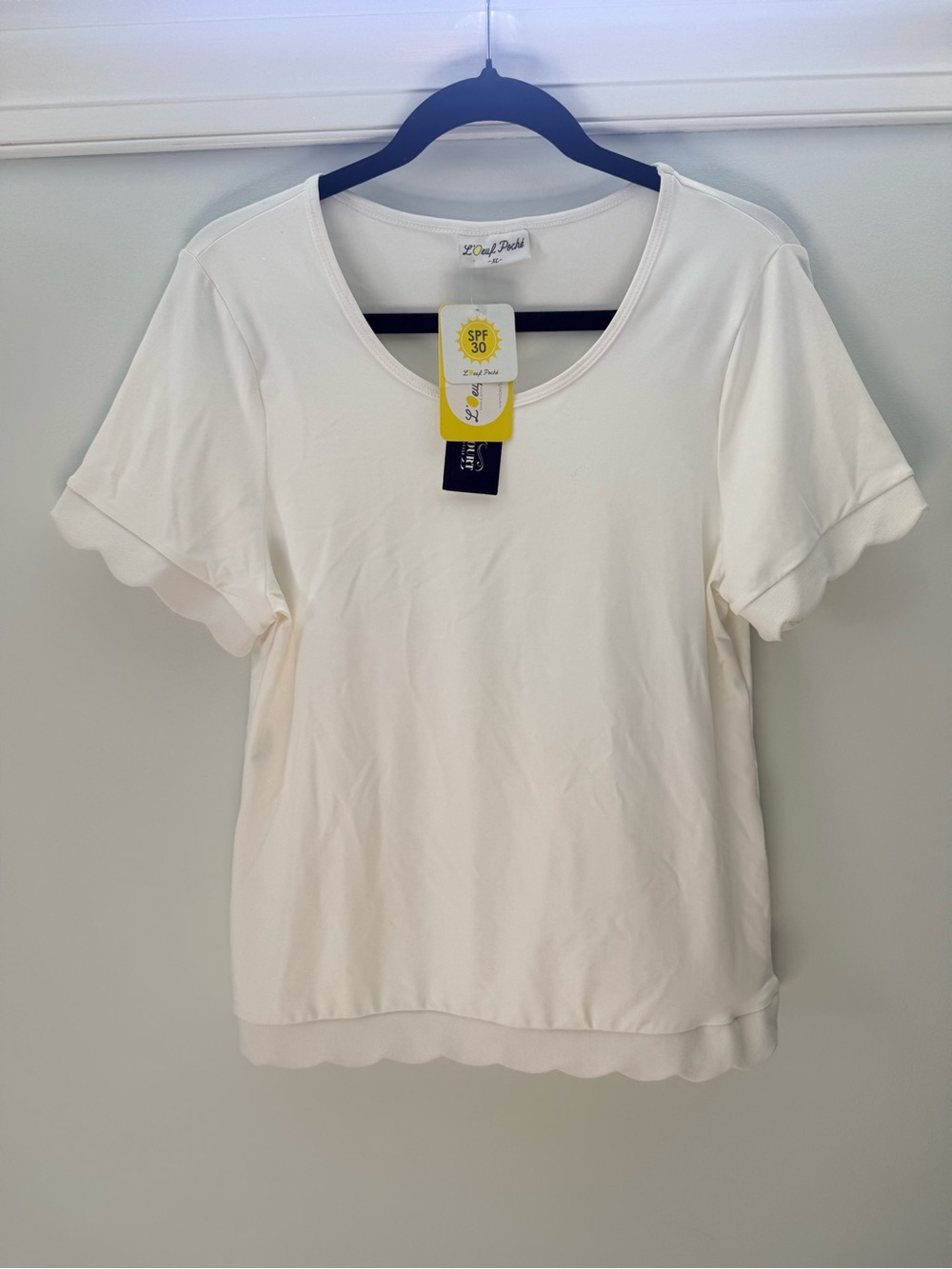 NWT XL L’oeuf Poche Tennis Scallop-Edge Active Wear Short Sleeve Tee